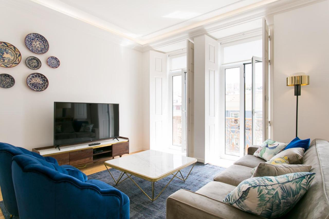 Apartament Luxury Retreat! 2 Suites, Balcony & Views!! *