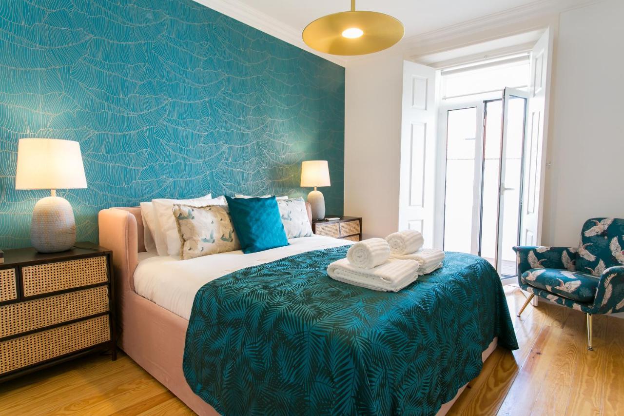 Luxury Retreat! 2 Suites, Balcony & Views!! Appartamento Lisbona